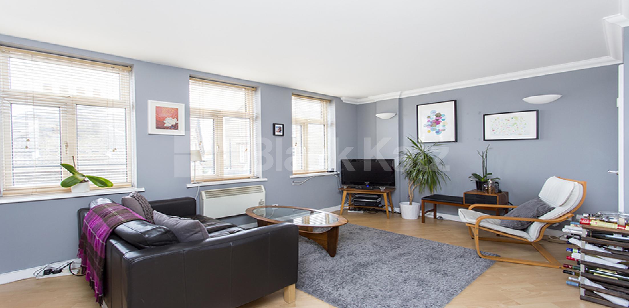 			1 Bedroom, 1 bath, 1 reception Flat			 Stoke Newington High Street, STOKE NEWINGTON